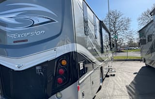 2015 Fleetwood RV Excursion 35B Tripper