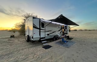 2021 Keystone Cougar 29BHS fully loaded and bunks