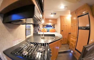 updated class c , new Engine , sleeps 5 ,