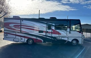 2017 Winnebago Sunstar 31BE "Big Beauty"