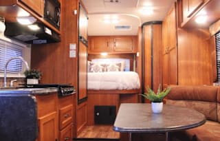 FULLY STOCKED Coachmen Freelander