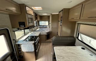2022 Thor Motor Coach COLEMAN 23CMF