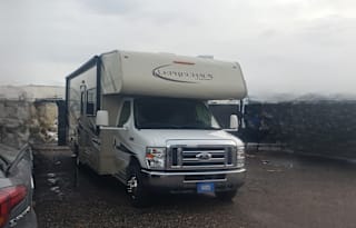 27' Coachmen Leprechaun Class C