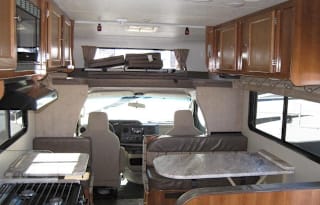 2019 Coachmen RV Leprechaun 25ft