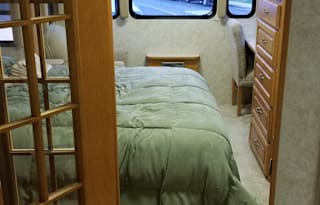Vacation READY!  2005 Four Winds Windsport
