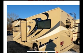 2018 Thor Motor Coach Axis 24.1