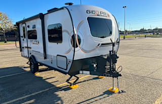 2023 Rockwood Geo Pro G19FBS Sleeps 4 Queen Bed!