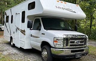"Rocky the RV" 2018 Thor Majestic 23A