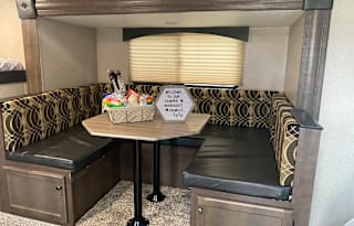 Bonnie the Easy Tow Camper w/Bunkbeds