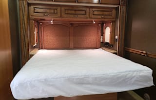 2013 Monaco Knight 40 DFT  "MONTY"