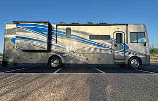 2022 Holiday Rambler Vacationer 35K