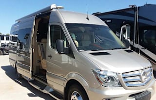 2017 Merecedes Midwest Automotive MD4 Weekender