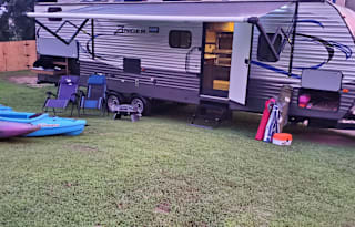 Donna's Cozy Retreat     -     2018 Zinger 30BQ