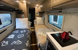 Lithium & Luxury: 2020 Winnebago Boldt 70 KL