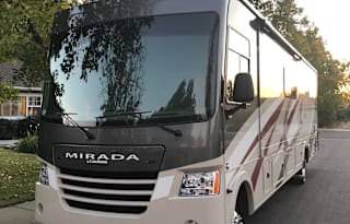 2019 Class A 35 ft Coachmen Mirada