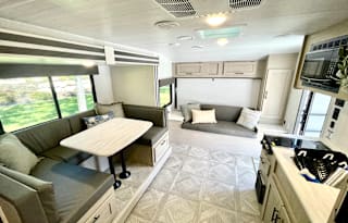 2023 easy to pull sleeps 8 17 ft bunk house