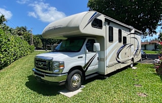 Alaska Magical Getaway 29Ft Class C RV Motorhome