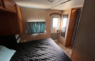 2011 Keystone RV Summerland 2570RL