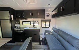 2022 Springdale 28ft Bunkhouse - Solar/Inverter