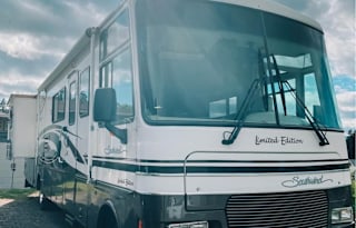2000 Fleetwood Southwind Limited