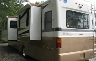 Experience Luxury Rent Our Holiday Rambler Admiral