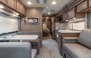 2022 Thor Motor Coach Magnitude SV34