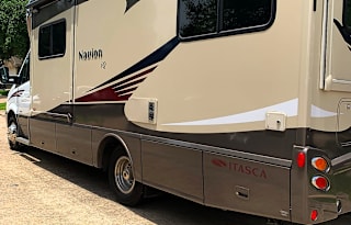 2016 Itasca Navion 24G