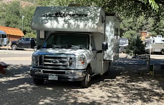 Ford Adventurer - Cozy Family Getaway!
