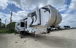 2019 Palomino Columbus 386fk
