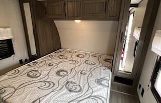 Family Camper Shasta 26DB