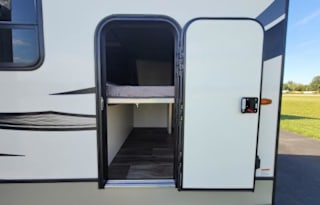 Luxury Family Bunkhouse- '22 Keystone Cougar 30BHS