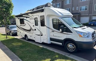 Road Warrior Easy Driving 25 FT RV - PET FRIENDLY