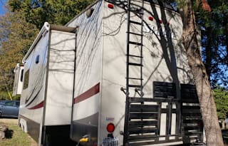 PET FRIENDLY 2014 Palomino Sabre 33RKTS-6
