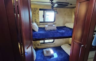 2011 Tiffin Motorhomes Allegro RED with Starlink!