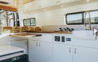 Jane's Island Venture Vans
