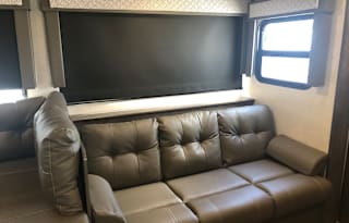 Family Glamper with bunkhouse and outdoor kitchen