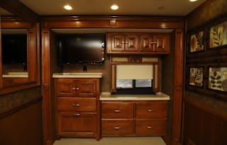 2012 Tiffin Motorhomes Phaeton 40 QBH