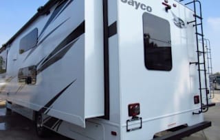 JAY REDHAWK LIKE NEW FREE MILES LOW DEPOSIT