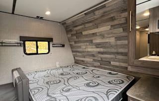2022 Zinger 18BH Lightweight Bunkhouse RV
