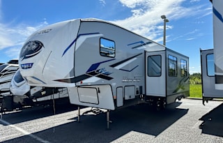 Don’t be a 3rd wheel, rent our 5th wheel!