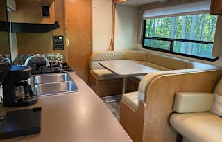 2018 Winnebago Minnie Winnie 31K