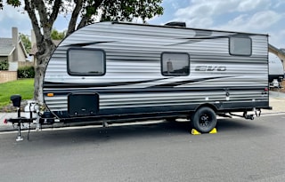 2020 EVO FS 177BQ RV Rental near Palmdale,CA,93550