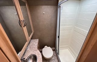 32B *2021*Luxury 10 Sleeper-2Slides-MASTER BED