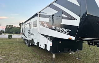 2023 Jayco Seismic