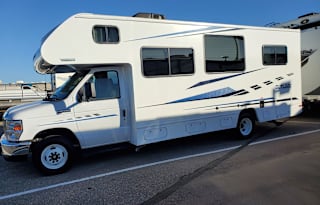 2019 Winnebago Outlook 25J