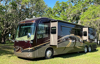 Entegra Luxury Motorcoach with Amenities Galore!