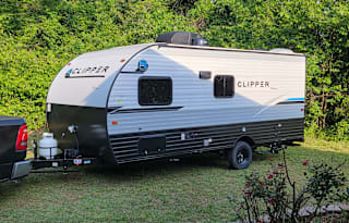 Casey & Crystal's Kid Friendly Vacation on Wheels