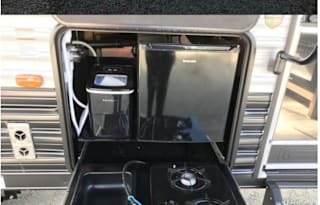 Cherokee Grey Wolf 26DBH Pet Friendly RV