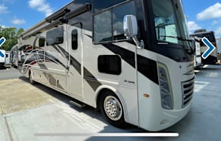 2021 Thor Motor Coach Hurricane 34R