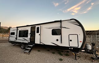 Sleeps 6 - New Luxury Travel Trailer